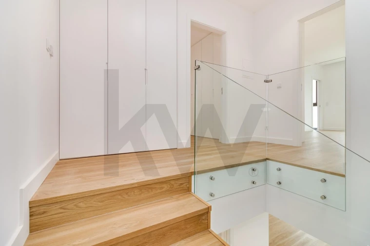 Moradia T3 para Venda em Alcabideche Foto 9