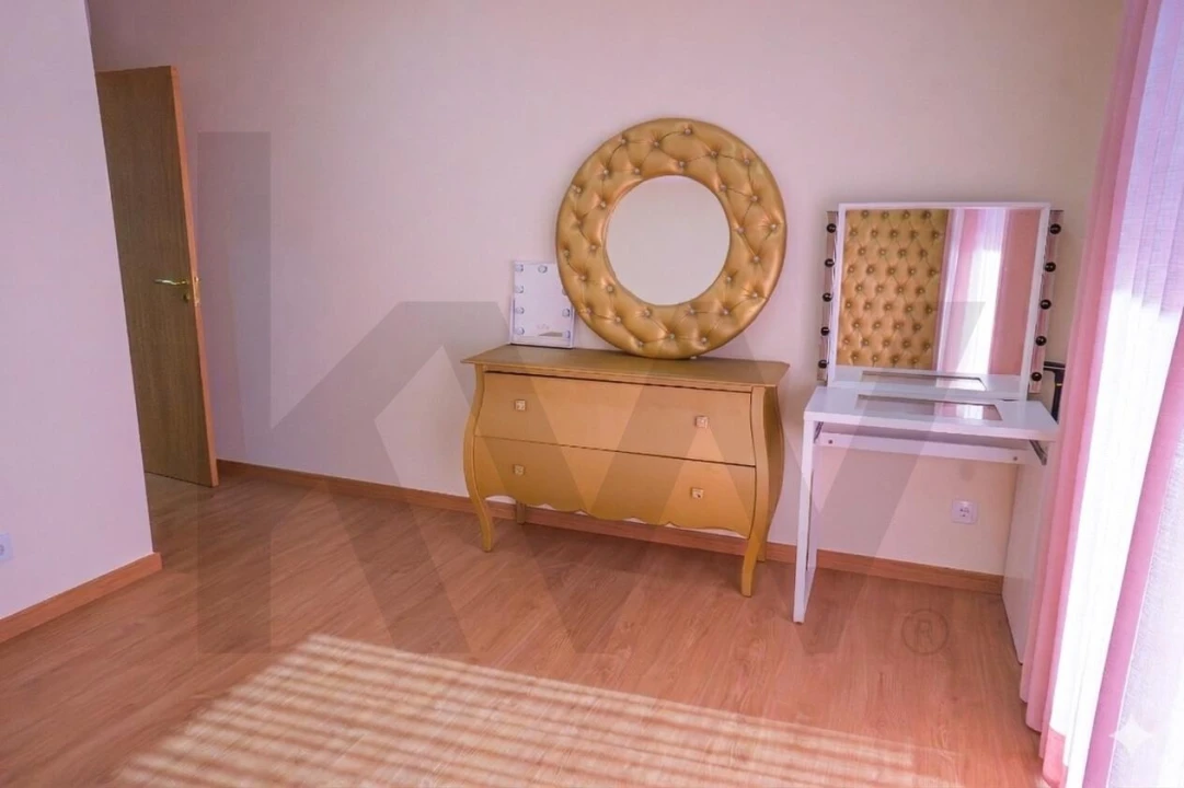 Moradia T4 para Venda em Pontinha e Famões Foto 54