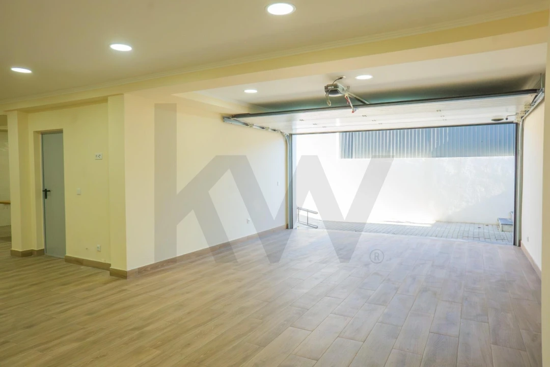 Moradia T4 para Venda em Pontinha e Famões Foto 43