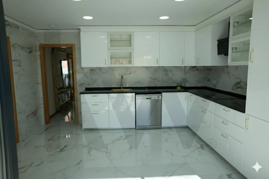 Moradia T4 para Venda em Pontinha e Famões Foto 18