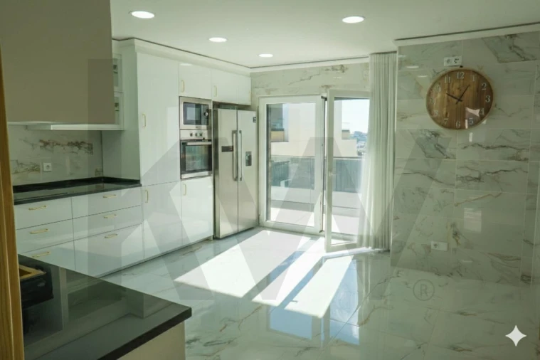 Moradia T4 para Venda em Pontinha e Famões Foto 17