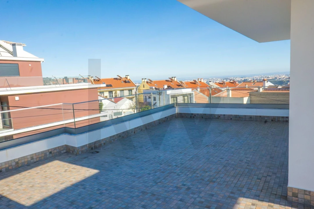 Moradia T4 para Venda em Pontinha e Famões Foto 41