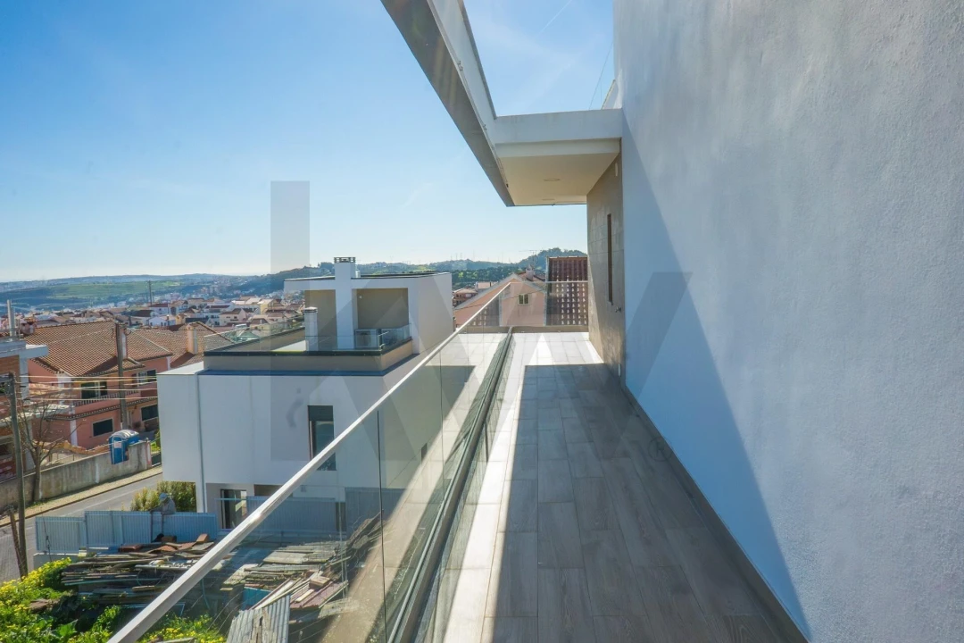 Moradia T4 para Venda em Pontinha e Famões Foto 37