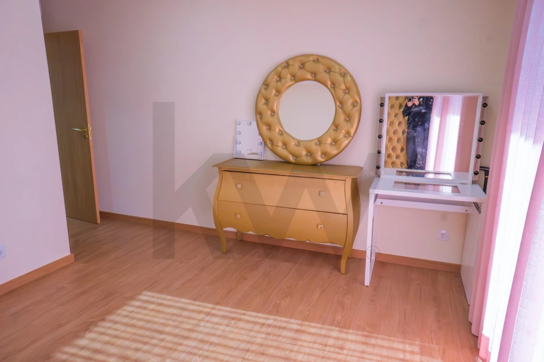 Moradia T4 para Venda em Pontinha e Famões Foto 36