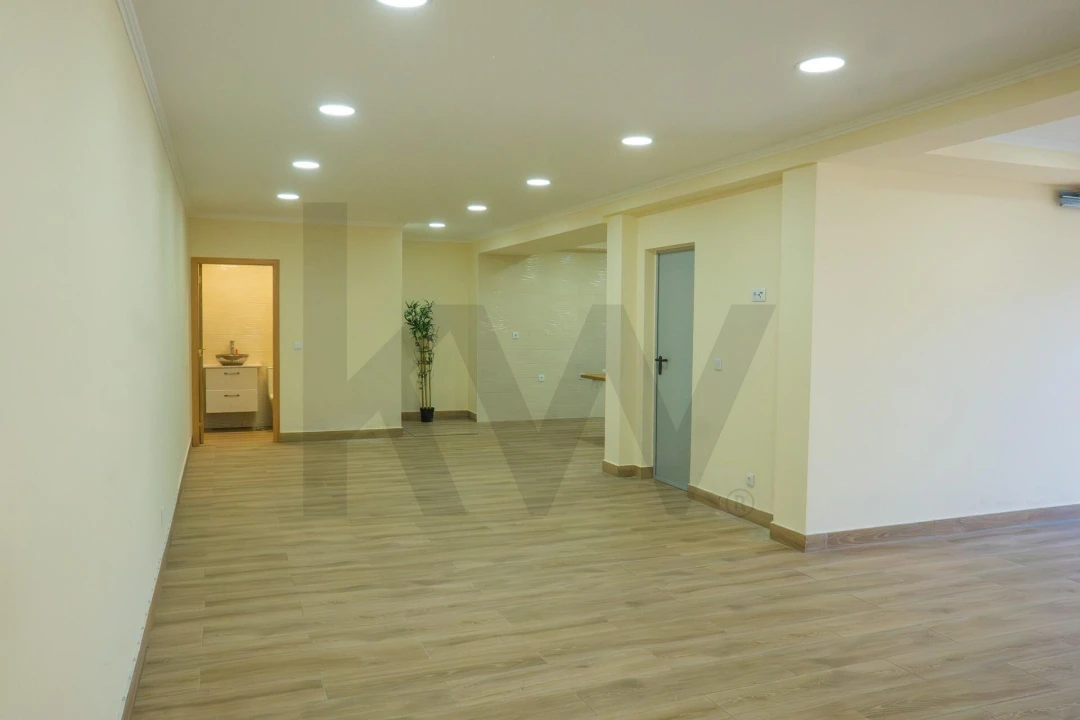 Moradia T4 para Venda em Pontinha e Famões Foto 44