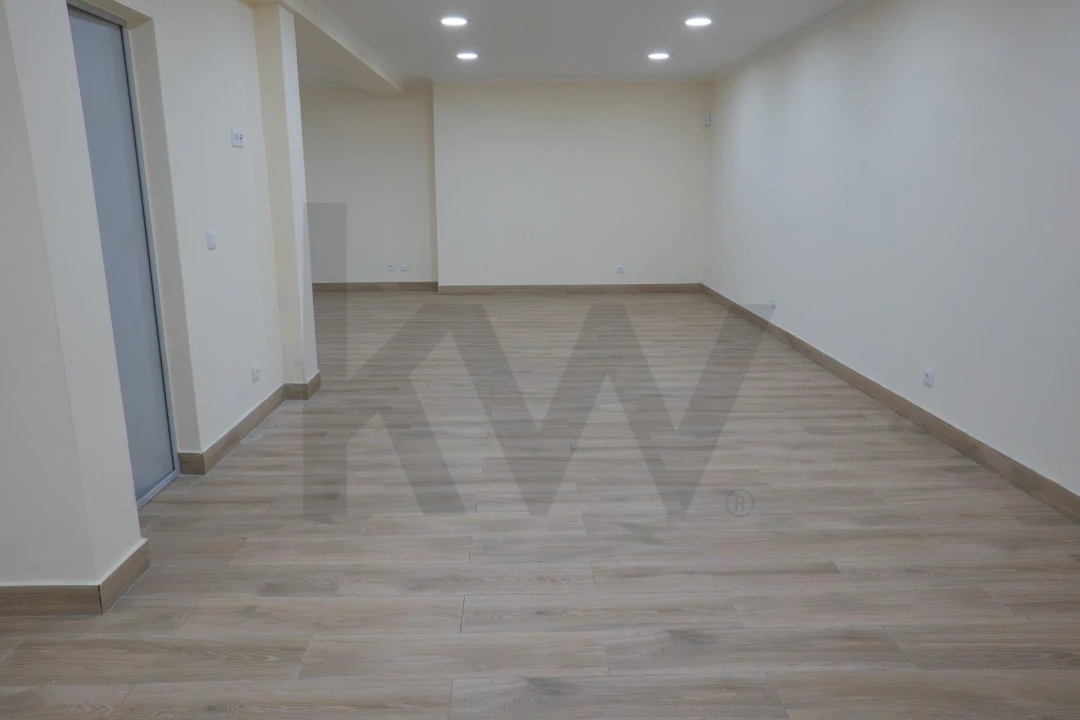 Moradia T4 para Venda em Pontinha e Famões Foto 45