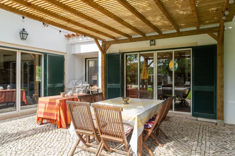 Moradia T4 para Venda em Alcabideche Foto 5