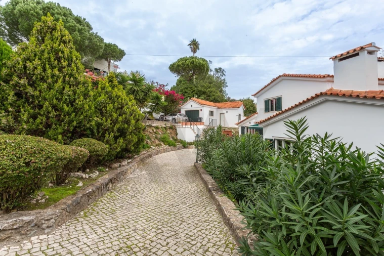 Moradia T4 para Venda em Alcabideche Foto 68