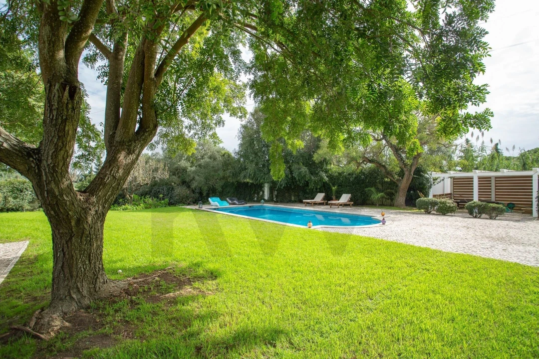 Moradia T4 para Venda em Alcabideche Foto 10