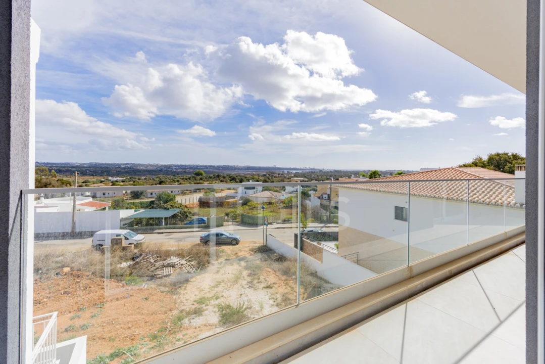 Moradia T3 para Venda em Mexilhoeira Grande Foto 21