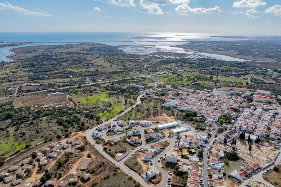 Moradia T3 para Venda em Mexilhoeira Grande Foto 35