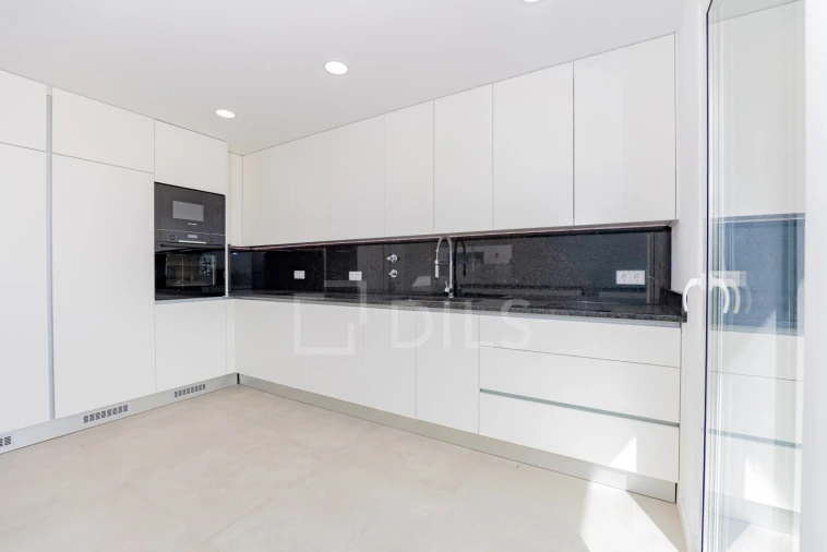 Moradia T3 para Venda em Mexilhoeira Grande Foto 5