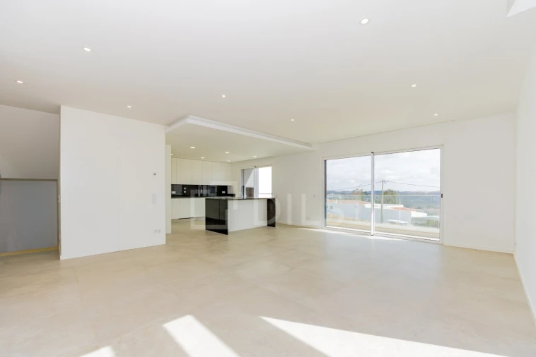 Moradia T3 para Venda em Mexilhoeira Grande Foto 13