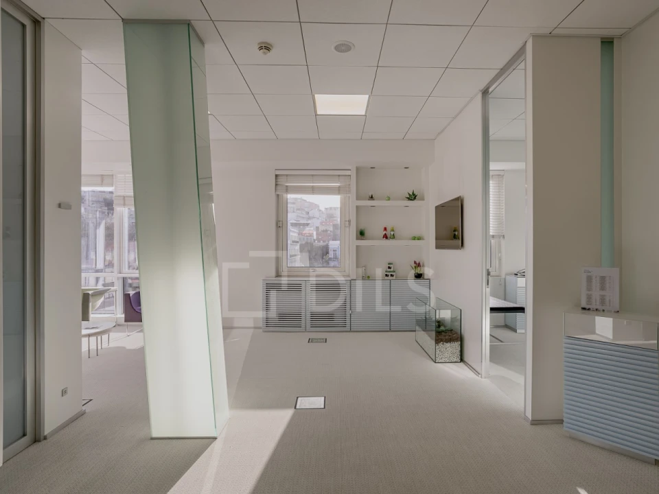 Escritório para Arrendamento em Santo António Foto 5