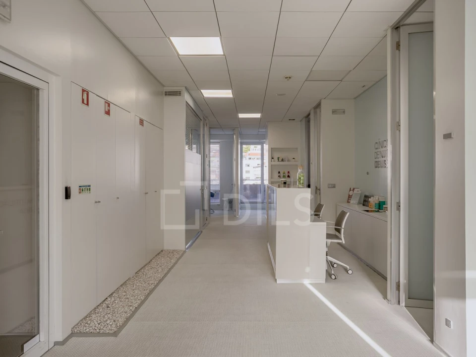 Escritório para Arrendamento em Santo António Foto 9