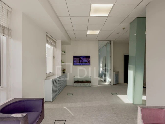 Escritório para Arrendamento em Santo António Foto 6