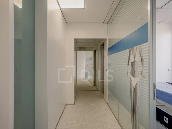 Escritório para Arrendamento em Santo António Foto 13