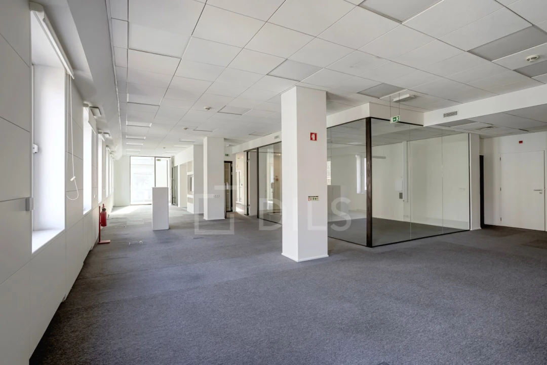 Escritório para Arrendamento em Santo António Foto 2