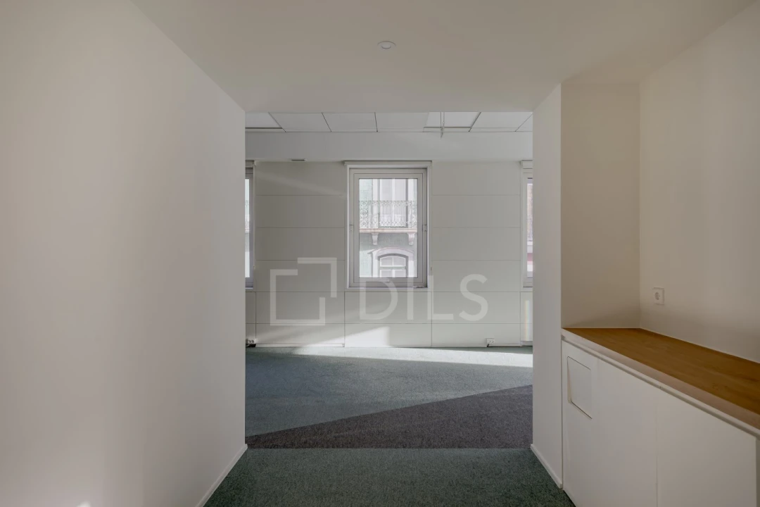 Escritório para Arrendamento em Santo António Foto 3