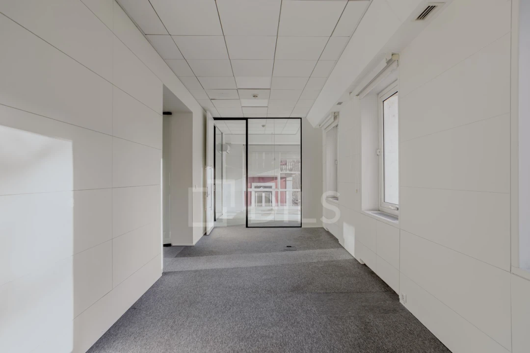 Escritório para Arrendamento em Santo António Foto 7