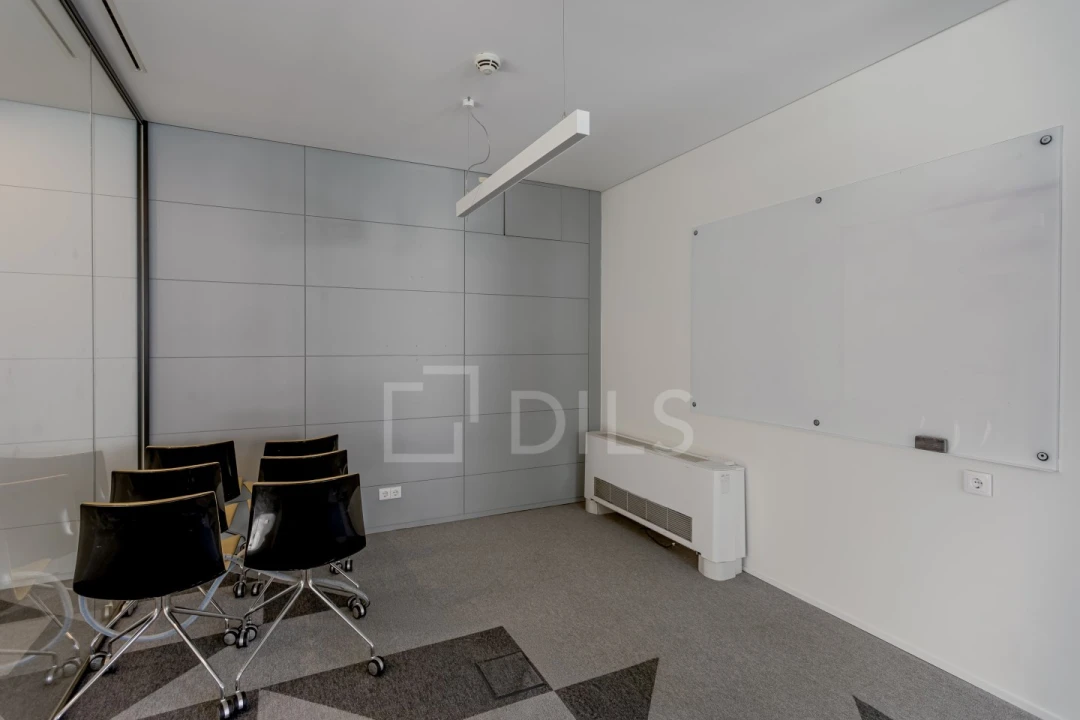 Escritório para Arrendamento em Santo António Foto 14