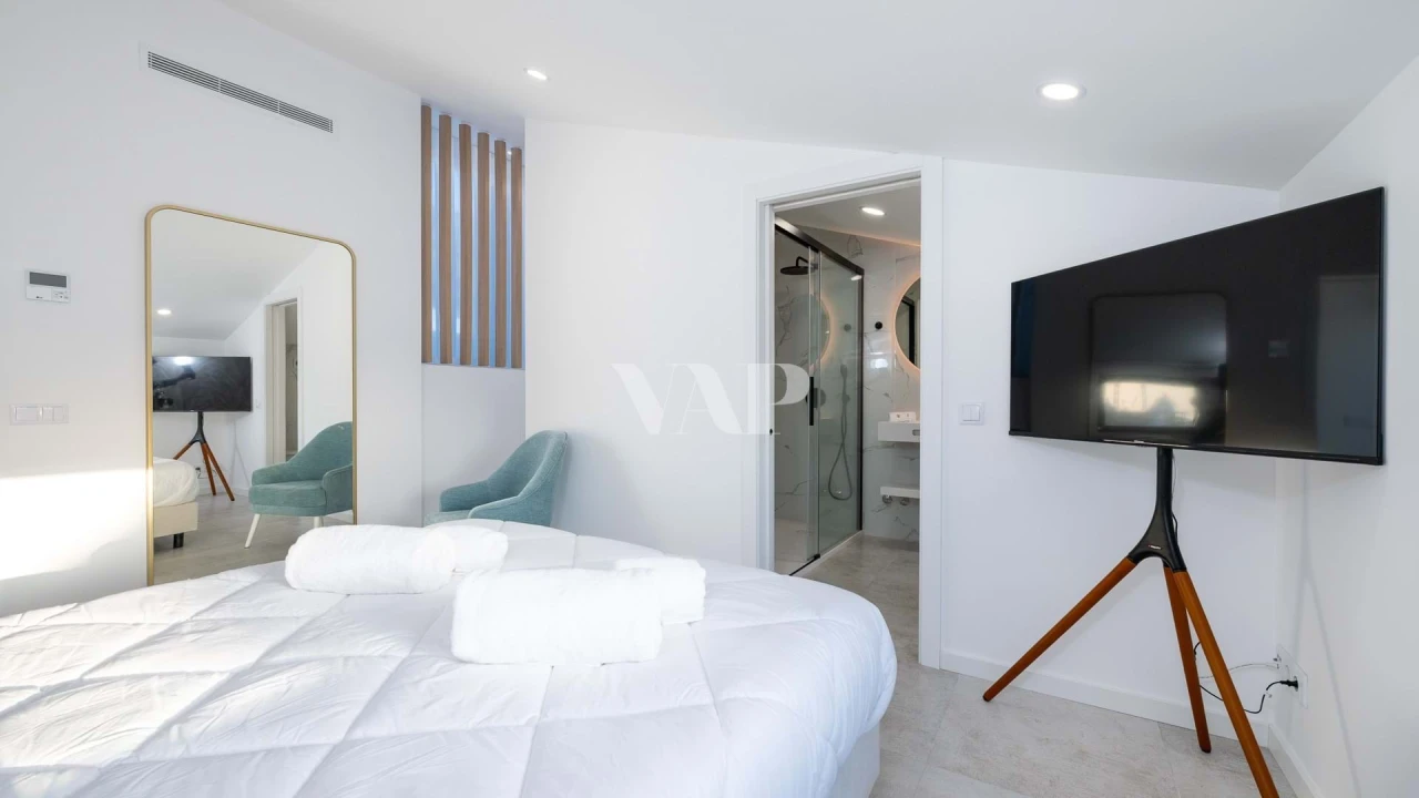 Moradia T8 para Arrendamento em Quarteira Foto 38