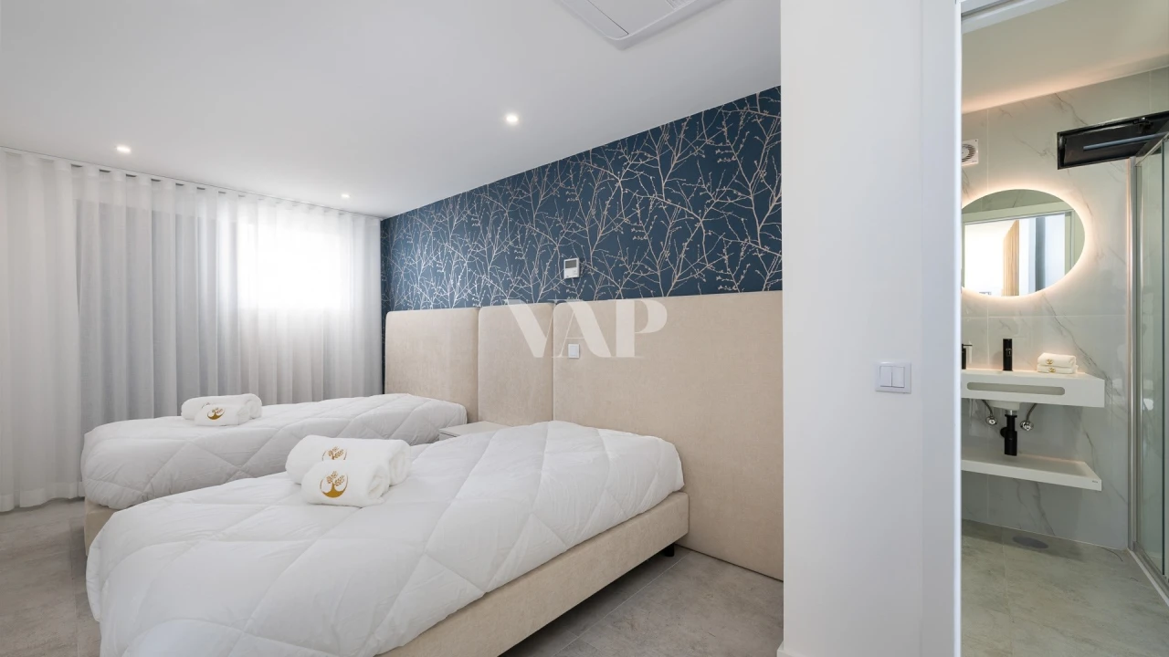 Moradia T8 para Arrendamento em Quarteira Foto 19