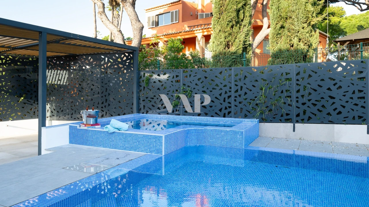 Moradia T8 para Arrendamento em Quarteira Foto 41