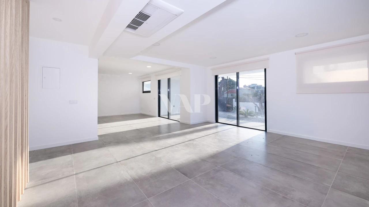 Moradia T8 para Arrendamento em Quarteira Foto 23