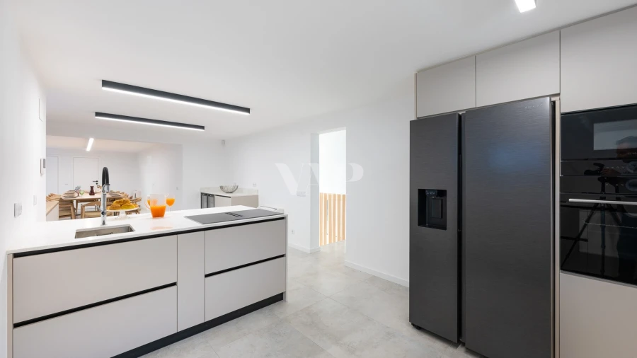 Moradia T8 para Arrendamento em Quarteira Foto 16