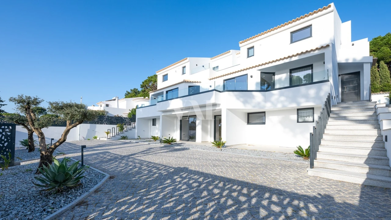 Moradia T8 para Arrendamento em Quarteira Foto 1