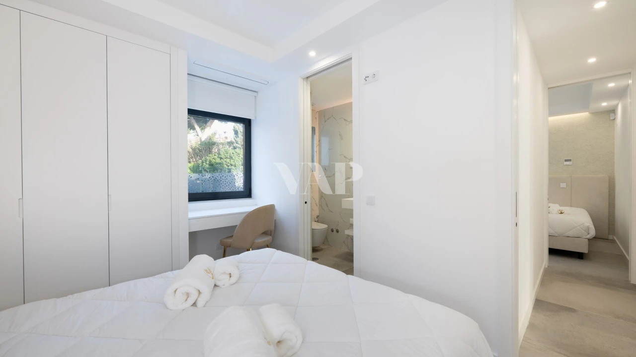 Moradia T8 para Arrendamento em Quarteira Foto 26