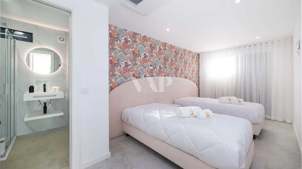 Moradia T8 para Arrendamento em Quarteira Foto 21