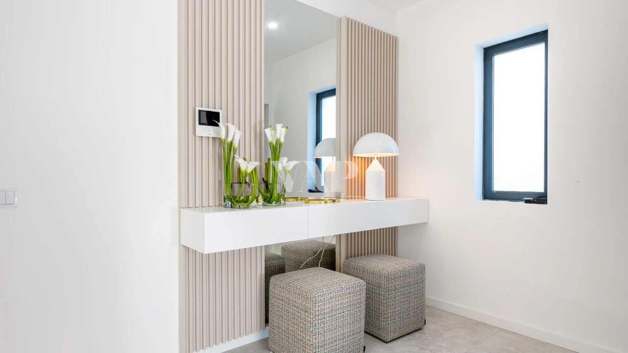 Moradia T8 para Arrendamento em Quarteira Foto 6