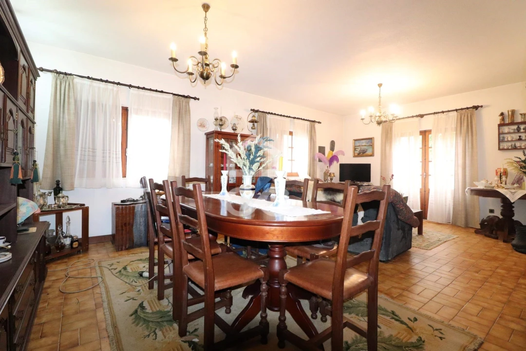 Moradia T4 para Venda em Anobra Foto 9