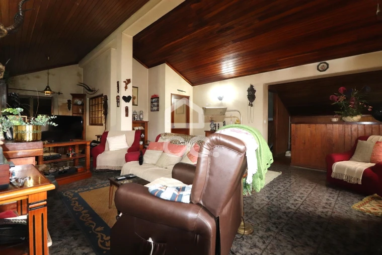 Moradia T4 para Venda em Anobra Foto 19