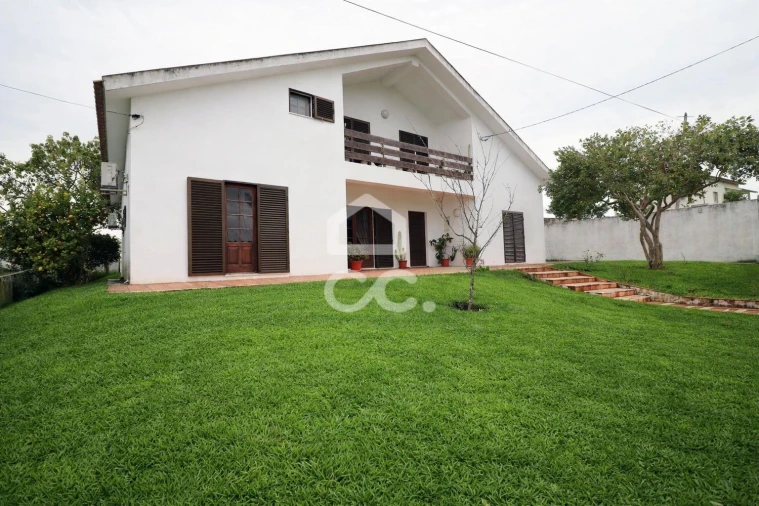 Moradia T4 para Venda em Anobra Foto 2