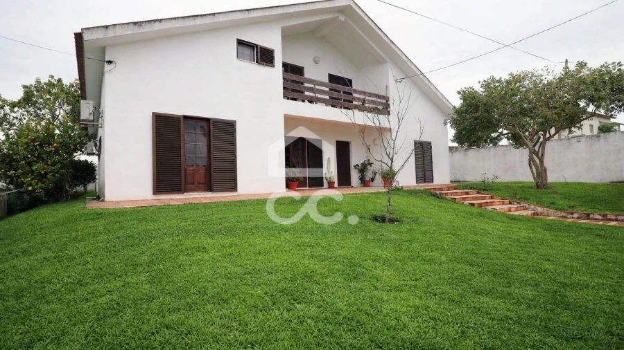 Moradia T4 para Venda em Anobra