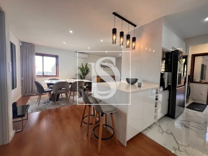 Apartamento T3 para Venda em Canelas