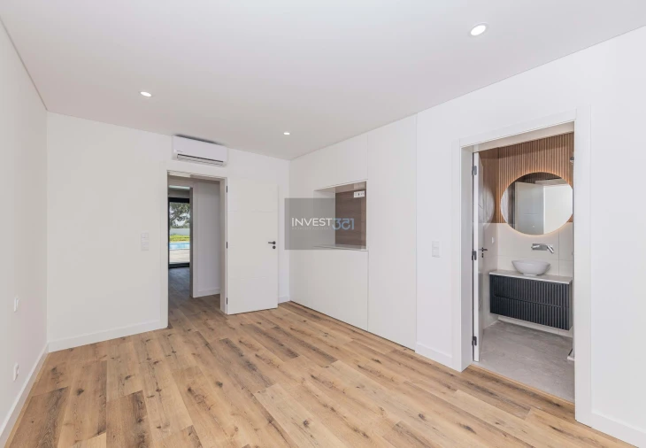 Moradia T5 para Venda em Quinta do Anjo Foto 32