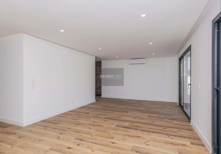 Moradia T5 para Venda em Quinta do Anjo Foto 10