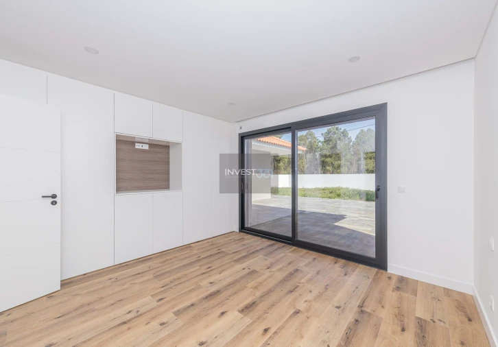 Moradia T5 para Venda em Quinta do Anjo Foto 35