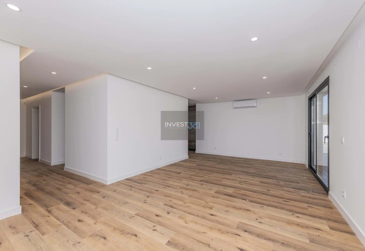 Moradia T5 para Venda em Quinta do Anjo Foto 11