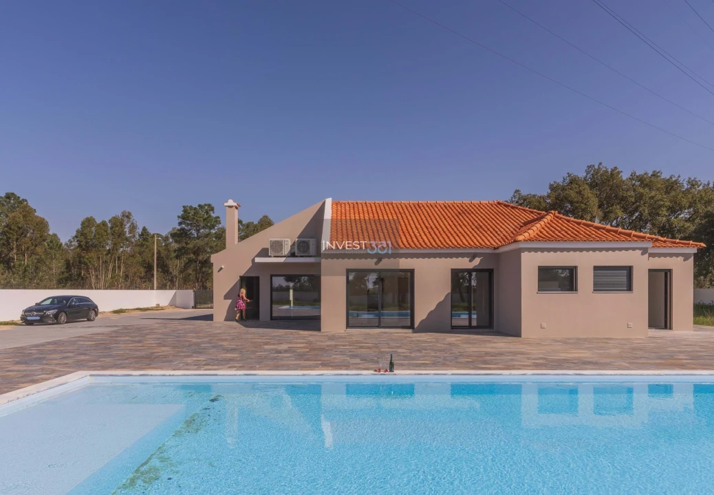 Moradia T5 para Venda em Quinta do Anjo Foto 1