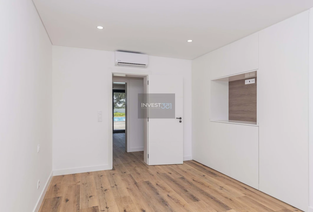 Moradia T5 para Venda em Quinta do Anjo Foto 33