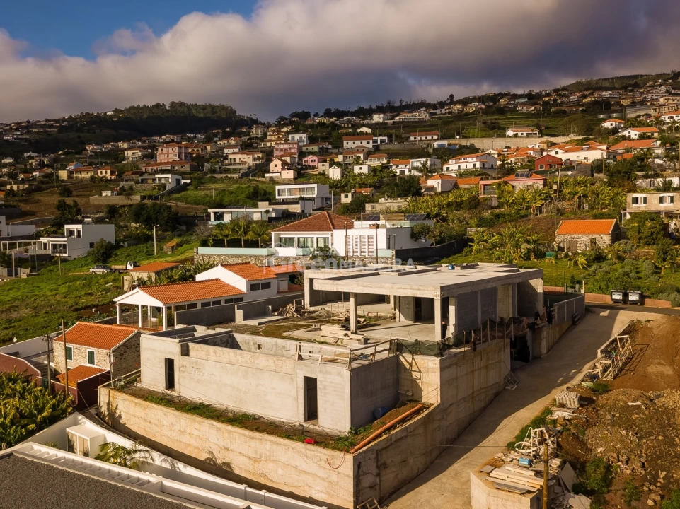 Moradia T3 para Venda em Estreito da Calheta Foto 17