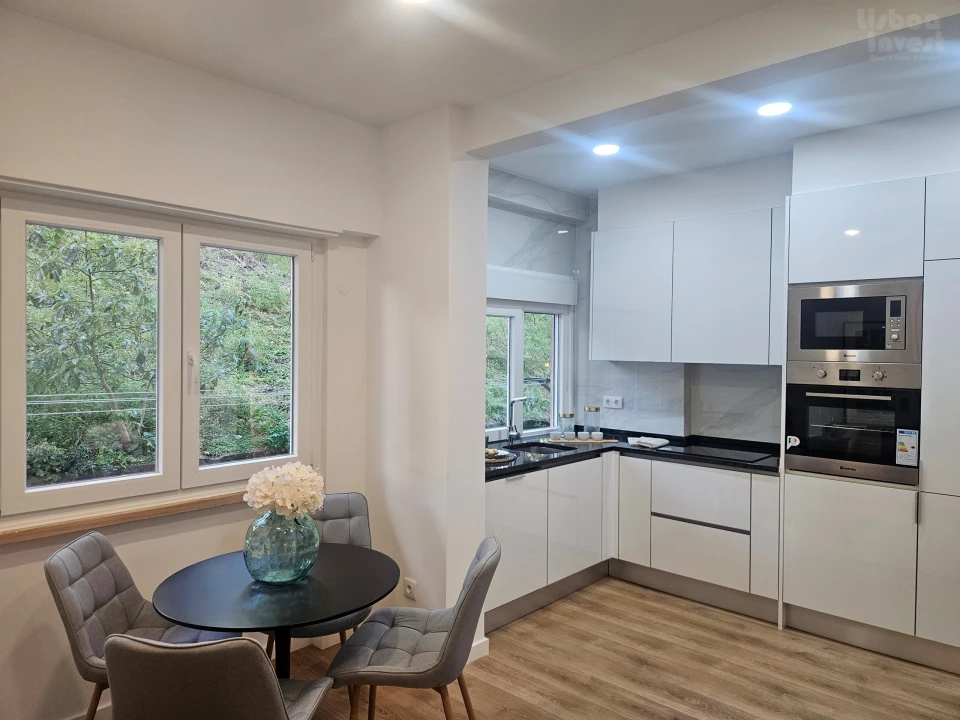 Apartamento T2 para Venda em Benfica Foto 4