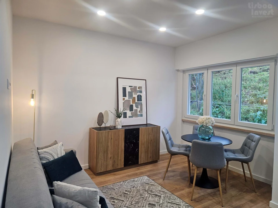 Apartamento T2 para Venda em Benfica Foto 1
