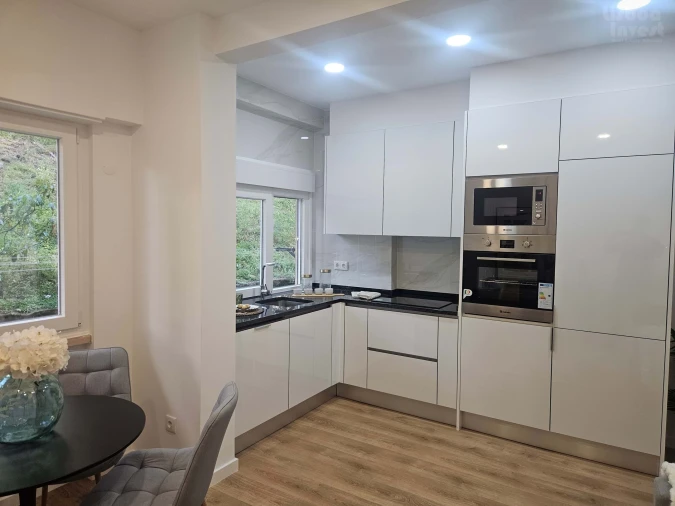 Apartamento T2 para Venda em Benfica Foto 3