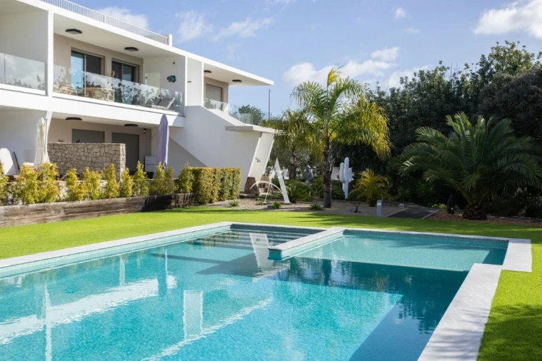 Apartamento T3 para Venda em Santa Barbara de Nexe Foto 1